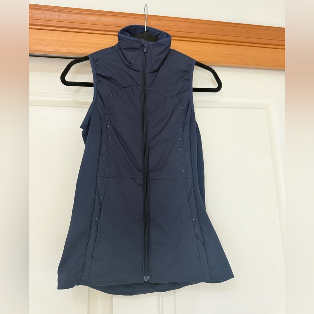 Lululemon Run For Cold Vest Sz 2 Inkwell Navy Blue Primaloft Athleisure Running